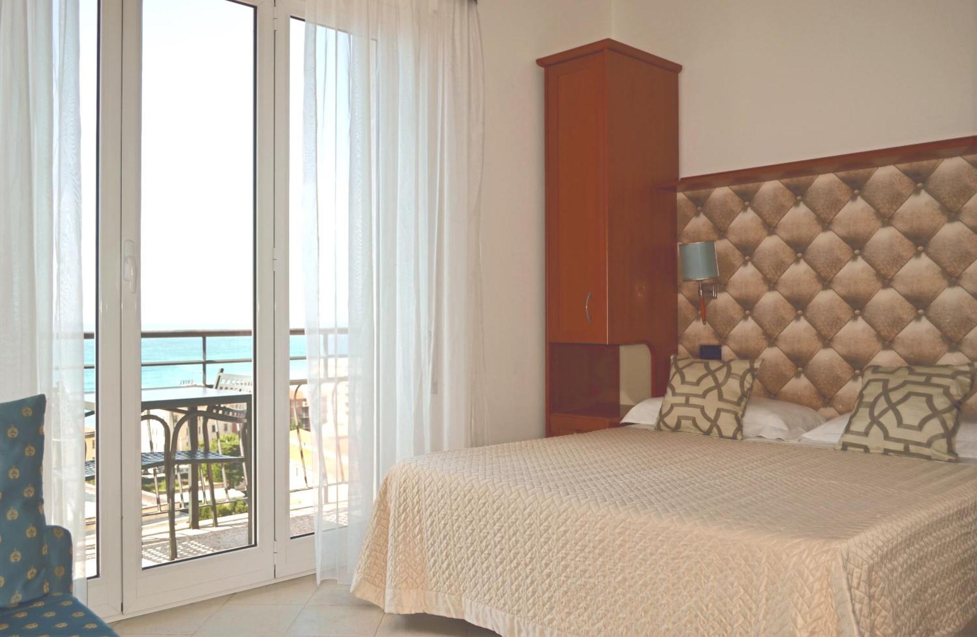 Hotel Noris Finale Ligure Exteriér fotografie